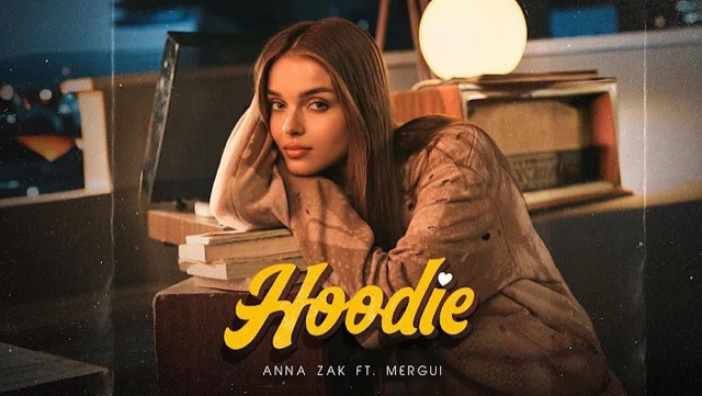 Anna Zak feat. Mergui, Hoodie music video still
